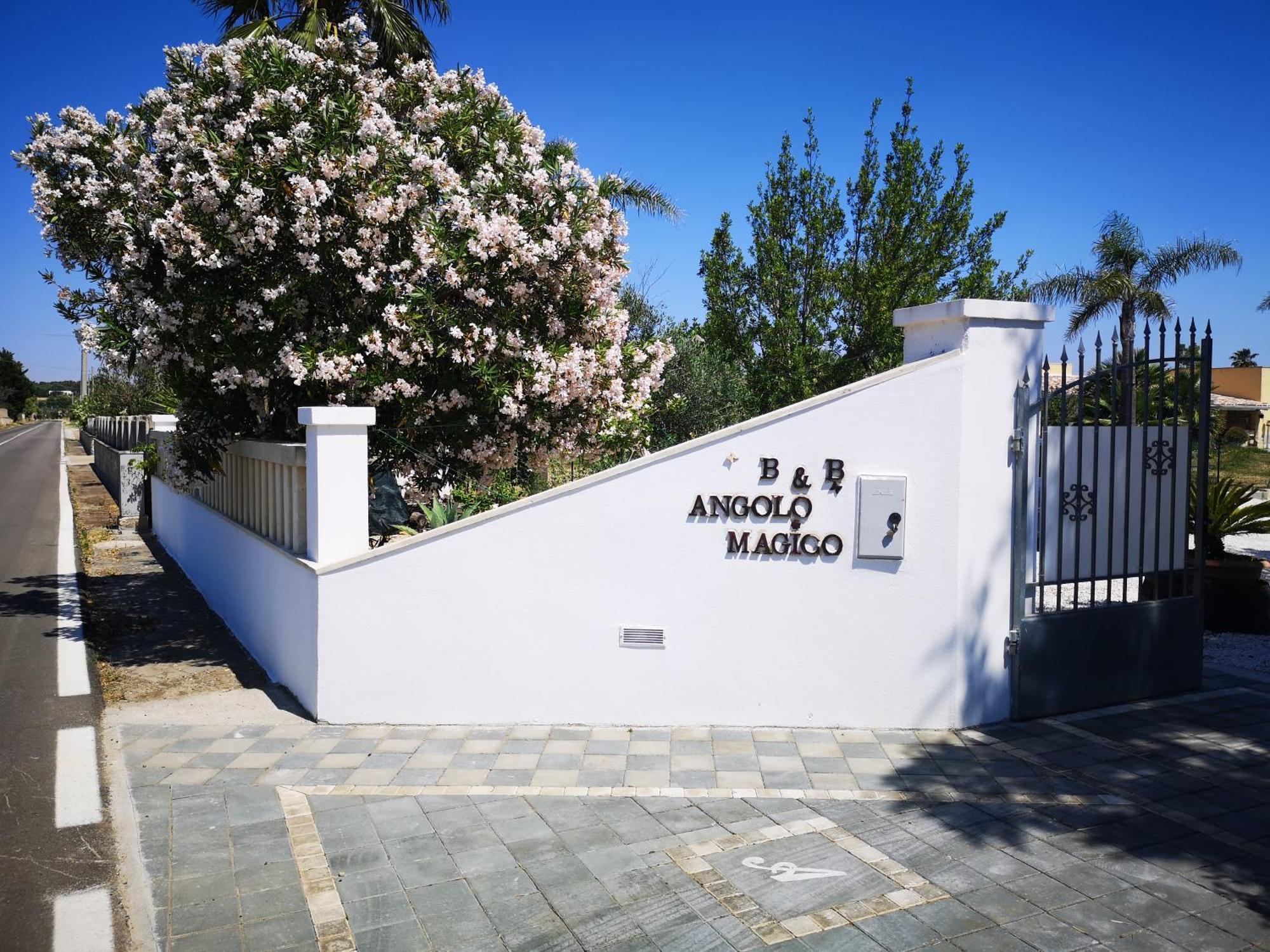 B&B Angolo Magico Парабита Экстерьер фото
